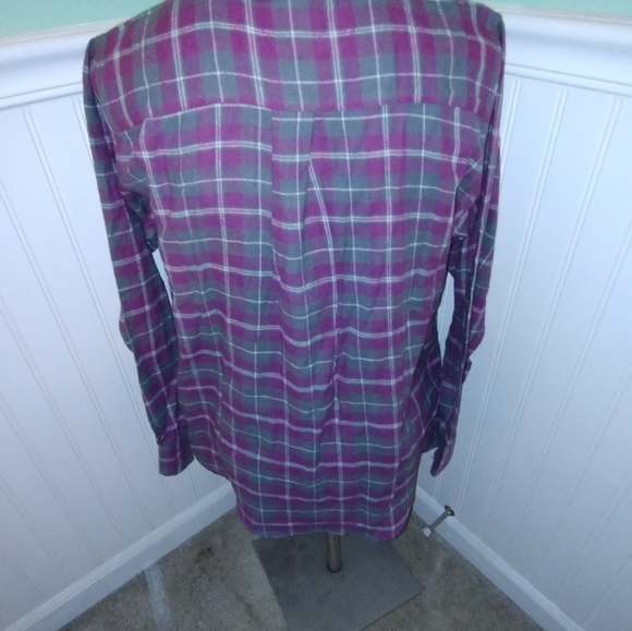 Woman's magenta and grey flannel - Picture 3 of 6